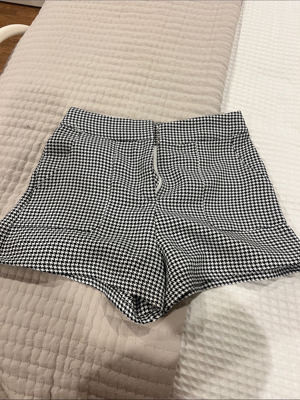 TCEC High-Waist Houndstooth Shorts — Black & White
Size: M